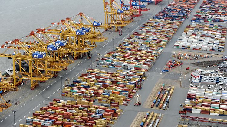 Containerterminal an der Stromkaje in der Wesermündung in Bremerhaven.