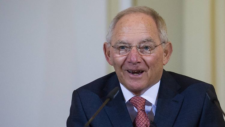 Wolfgang Schäuble kann sich über niedrige Zinsen freuen.