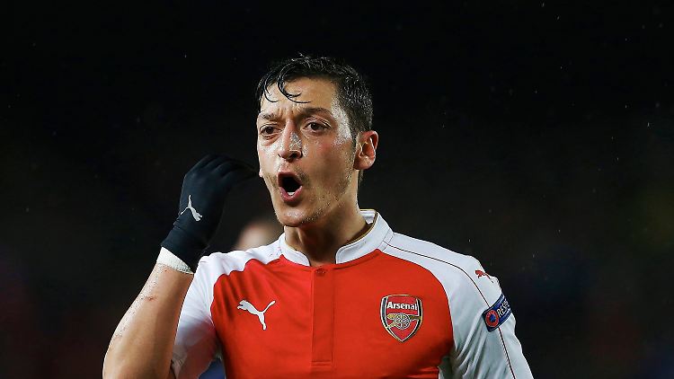Arsene Wenger ein Grund, den FC Arsenal zu verlassen? Im Gegenteil, betont Weltmeister Mesut Özil.