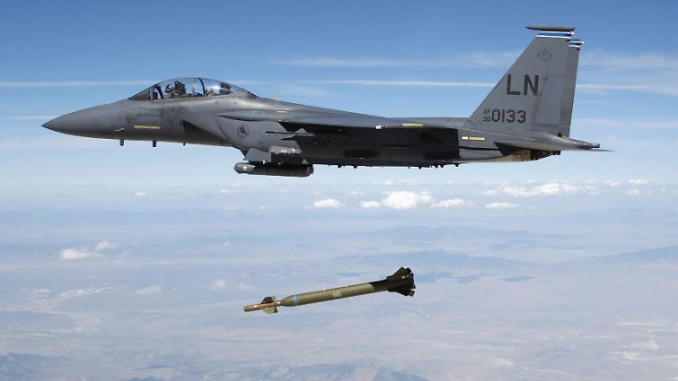 US-Jets - im Bild eine F-15 - töteten bei dem Luftangriff "Dutzende" Kämpfer.