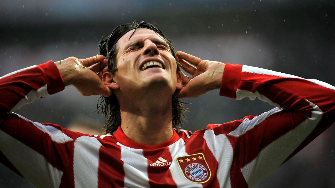 Mario Gomez traf gleich dreimal gegen harmlose Hannoveraner.