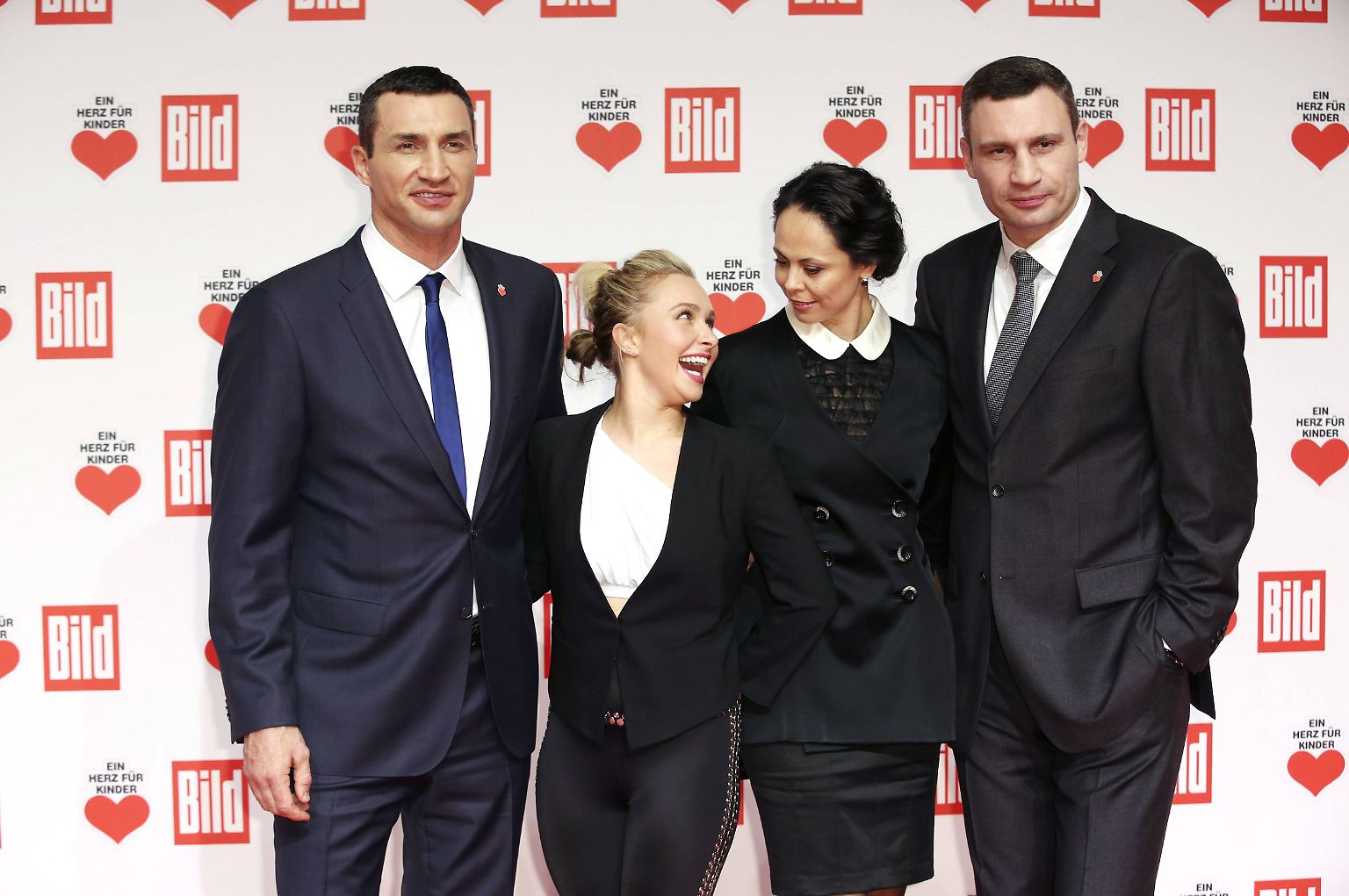 Die zwei Gesichter des Klitschko. Damit sind nicht Wladimir (links) und Vitali (rechts) gemeint, ...