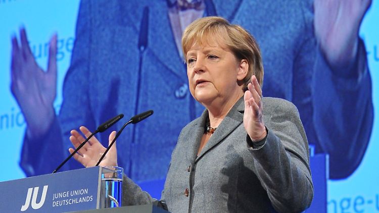 Erst ein bisschen Stuttgart, dann ein bisschen Islam: Merkel weiß, wie man unangenehme Botschaften überbringt.