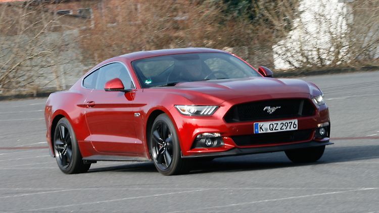 Wer einen echten Mustang fahren will bestellt das große V8-Triebwerk. So auch 70 Prozent der deutschen Kundschaft.