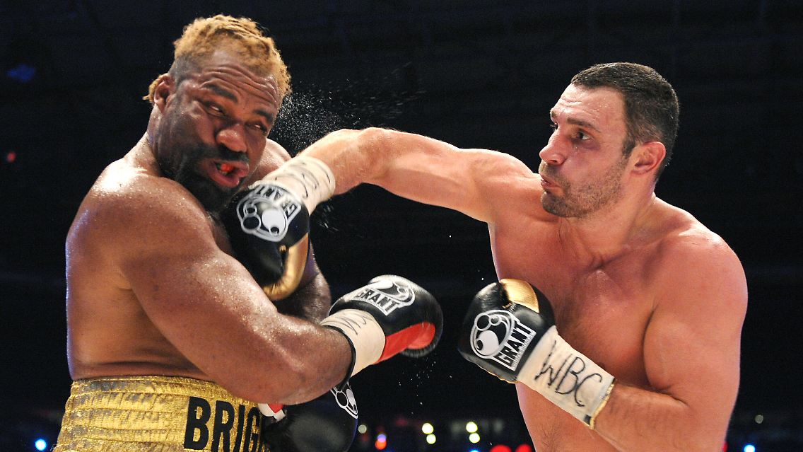 Vitali Klitschko bringt einen seiner zahlreichen Treffer ins Ziel.