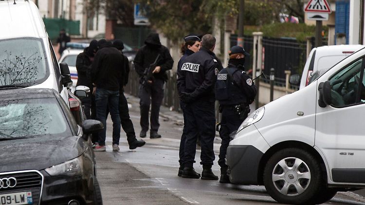 Razzia im Pariser Vorort Argenteuil.