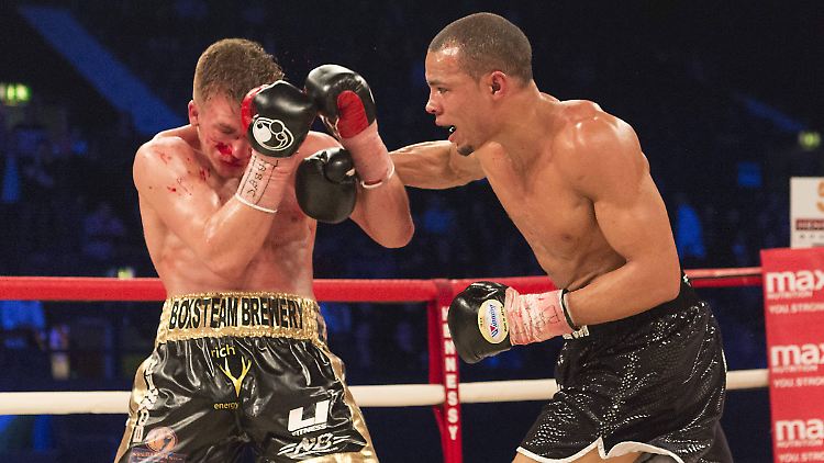 Nick Blackwell musste gegen Chris Eubank jr. bis zum Kampfabbruch viele harte Treffer einstecken.