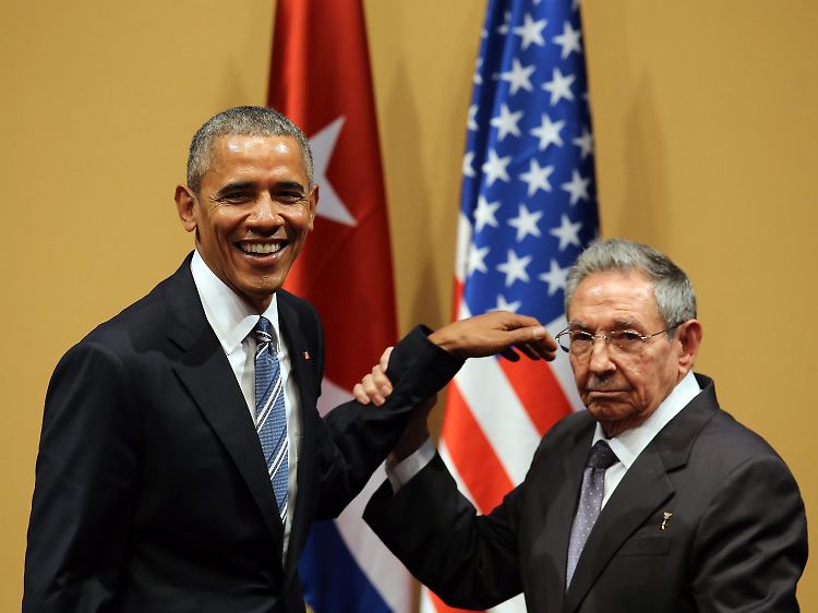 Miteinander statt übereinander reden: Obama beim Treffen mit seinem kubanischen Amtskollegen Raúl Castro in Havanna.