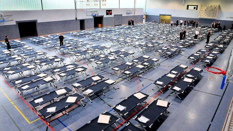 Wie hier in Mönchengladbach sieht es in vielen deutschen Erstaufnahmeeinrichtungen aus. Die Länder planen nun um.