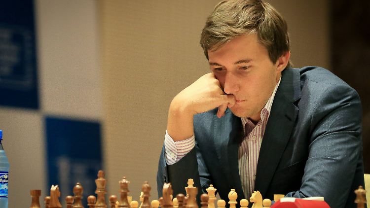 Konzentriert spielt sich Karjakin zum Finalsieg.