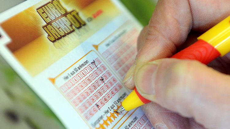 Beim Eurojackpot liegt die Gewinnwahrscheinlichkeit für den Hauptgewinn bei 1 zu 95 Millionen.