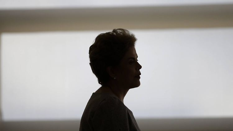 Brasiliens Präsidentin Dilma Rousseff war 2014 gerade von vielen der Armen im Land mit großen Hoffnungen in ihr
Amt gewählt worden.