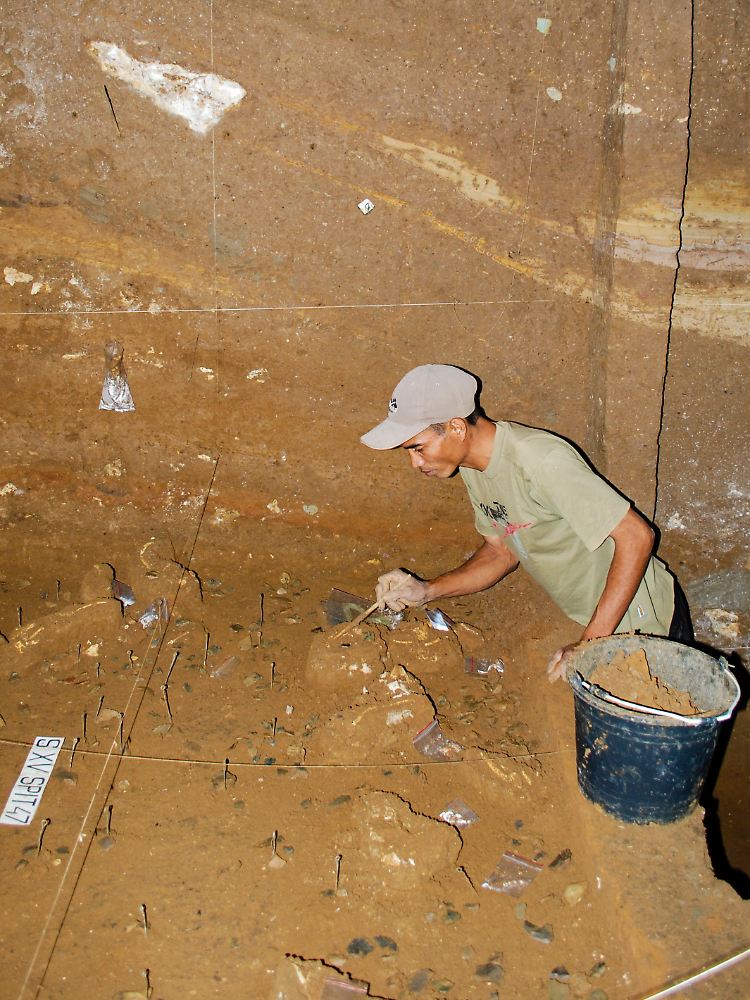 Die Funde in der Höhle waren von einer meterdicken Erdschicht bedeckt.