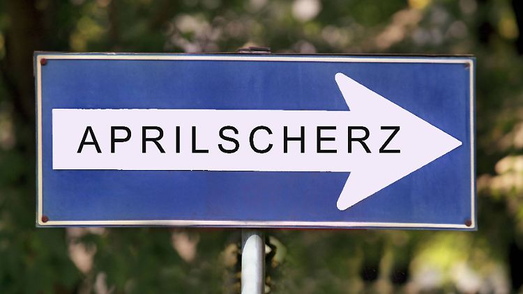 Arbeitnehmer sollten Scherze vermeiden, die Beleidigungen enthalten oder Dritten schaden. 