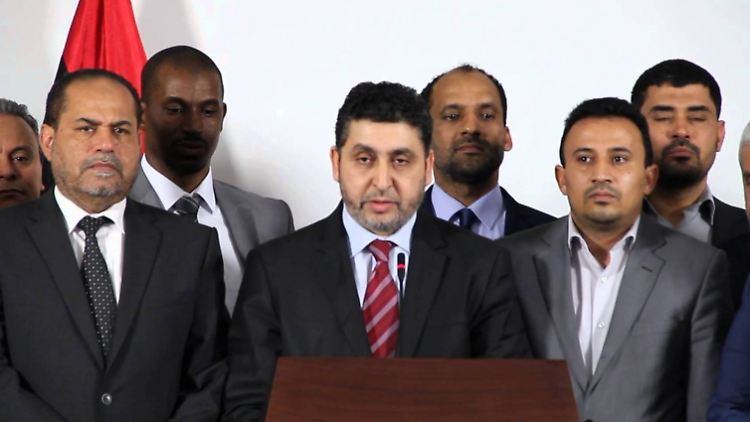 Mitglieder nicht anerkannten libyschen Gegenregierung, in ihrer Mitte Regierungschef Chalifa Ghweil