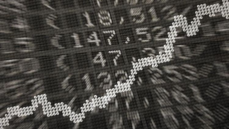 Nach einer durchwachsenen Woche schließt der Dax doch noch versöhnlich.