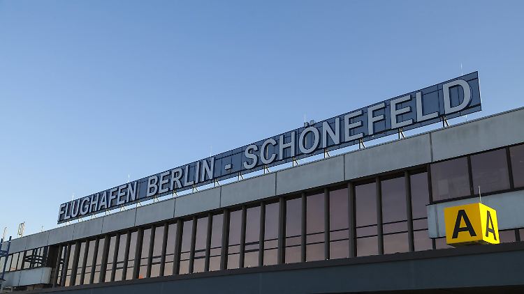 Vom Flughafen Schönefeld starten viele Billigfluggesellschaften - das senkt die Preise.
