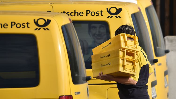 Die bisherige Fahrzeug-Flotte der Deutschen Post soll nach und nach durch Elektro-Transporter ersetzt werden.