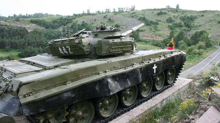 Panzerdenkmal in Berg-Karabach: Aus dem vergessenen Konflikt könnte wieder ein heißer werden.