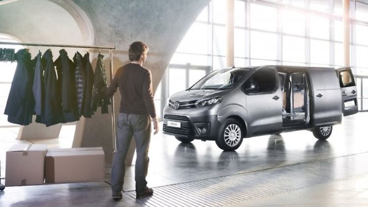 So sieht sie aus - die neue Generation des Toyota Proace Tranpsorter.