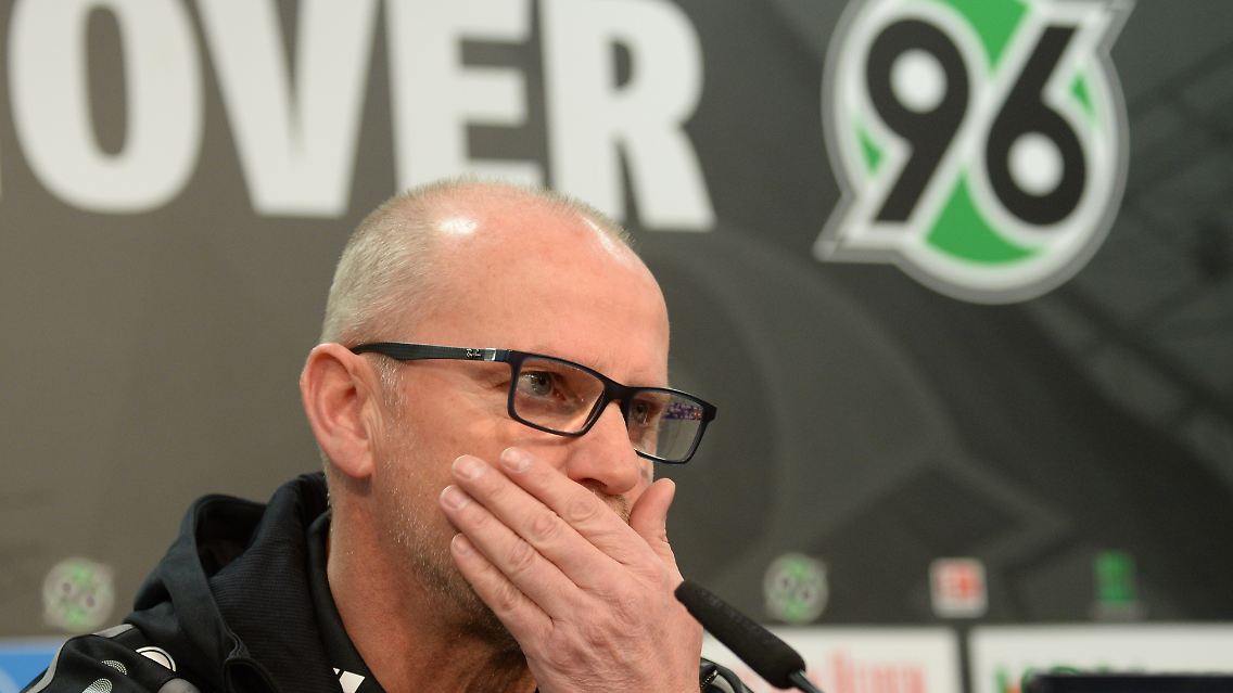 "Wir haben uns die Entscheidung ganz bestimmt nicht leicht gemacht." Bader zur Entlassung von Schaaf am Sonntag.