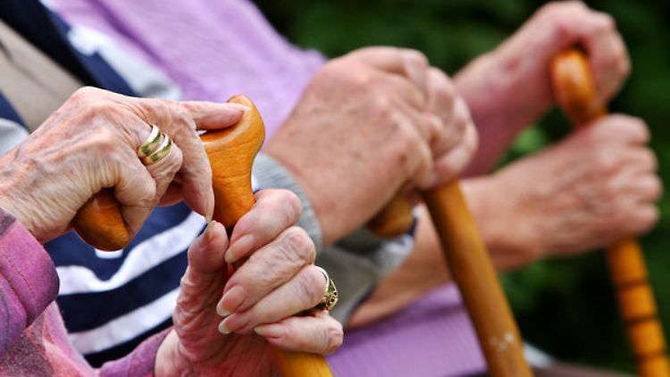 Künftig soll der Lebensabend nach Vorstellung der Jungen Union deutlich später beginnen.