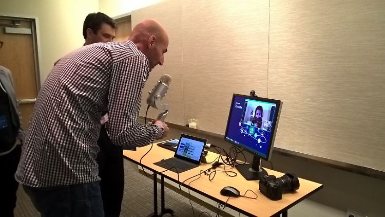 Echtzeit-Übersetzung in Skype ist eine der neuen Funktionen, die Microsoft mithilfe von Big Data, Maschinenlernen und seiner Cloud realisiert.