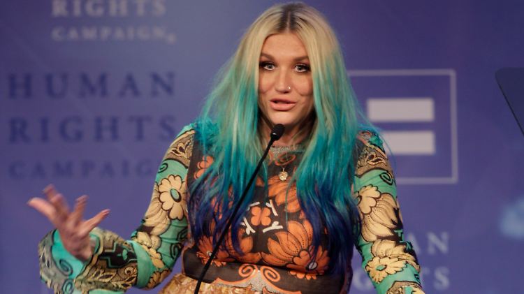 Kesha beschuldigt Dr. Luke der Vergewaltigung. Ihr Plattenlabel hat angeblich versucht, die Geschichte zu vertuschen.
