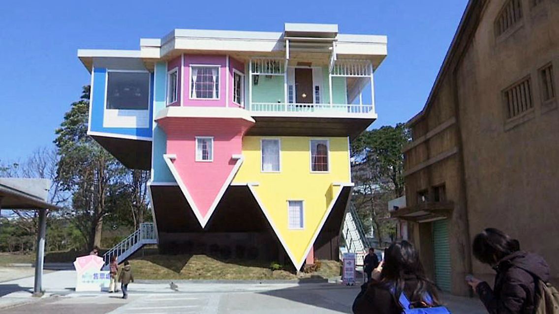 Haus auf dem Kopf.JPG