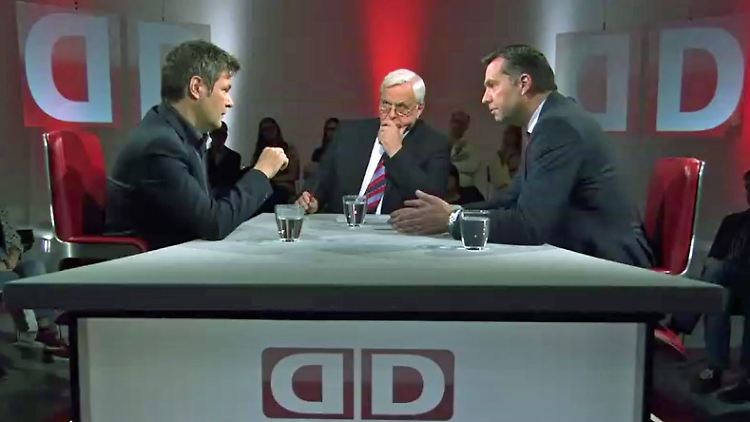 Robert Habeck (l.) und Stephan Mayer (r.) im Gespräch mit Heiner Bremer