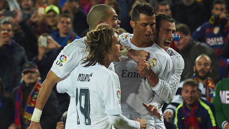 Lieferservice in Person: Cristiano Ronaldo und seine Kollegen jubeln in Barcelona.