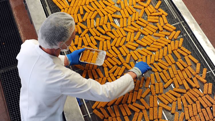 Paradeprodukt der Tiefkühlbranche: Fischstäbchen - wie hier bei Frosta - zählen mit den zu den 43,6 Kilogramm pro Kopf.