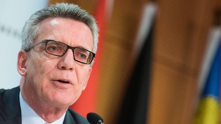 Wenn es nach dem Innenminister geht, könnte ein Flüchtlingspakt nach dem Vorbild mit der Türkei auch für die nordafrikanischen Staaten kommen.