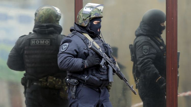 Eliteeinheiten der Polizei und Truppen des Innenministeriums sollen die Nationalgarde bilden, die direkt Putin unterstellt sein soll.