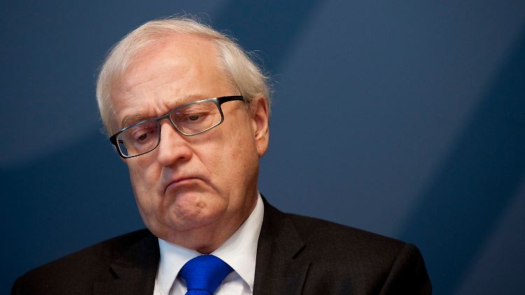 Brüderle will Spezialisten aus dem Ausland in großer Zahl nach Deutschland holen.