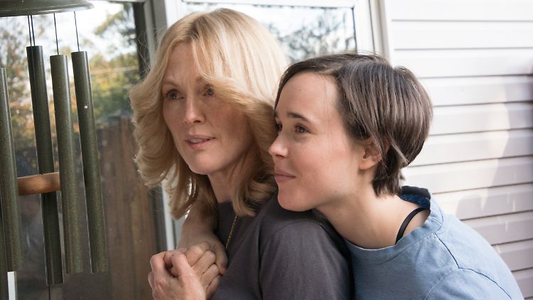 Laurel Hester (Julianne Moore, l.) und Stacie Andree (Ellen Page) wollen wie ein heterosexuelles Paar behandelt werden.