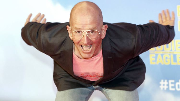 Mach's noch einmal, Eddie: Michael Edwards (bei der Premiere des Films "Eddie the Eagle - Alles ist möglich" am 20. März 2016 in München).