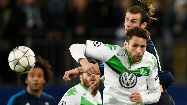 Gareth Bale gegen Christian Träsch - am Ende triumphierte der Wolfsburger. 