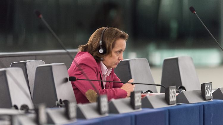 Beatrix von Storch hat es sich offenbar mit vielen Parlamentskollegen verscherzt.