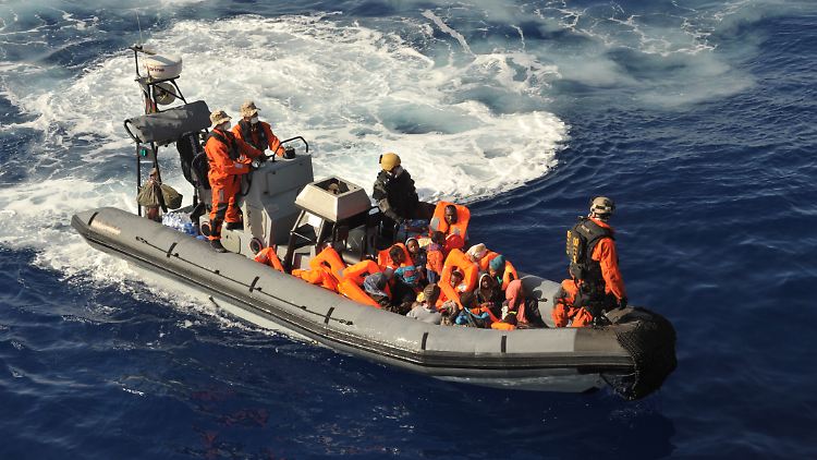 Die Flüchtlingsroute von Afrika nach Italien soll laut Merkel "geordnet" werden.