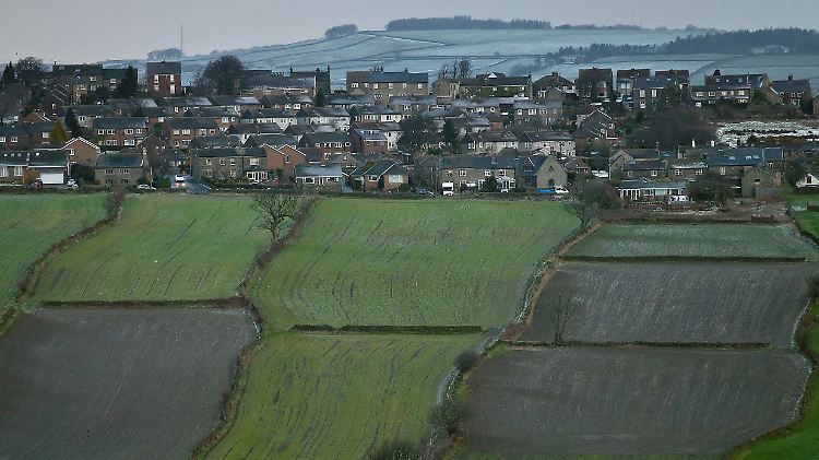 Felder in Sheffield in South Yorkshire. Mit etwa 557.000 Einwohnern zählt Shefflied zu den größten Städten in England.