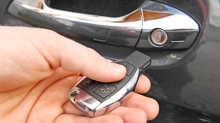 Wer ein Keyless-Go-System hat, der braucht eigentlich nicht mal mehr den Autoschlüssel aus der Tasche zu nehmen.