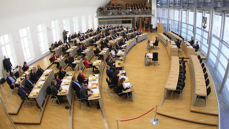 Der Landtag bei seiner konstituierenden Sitzung.