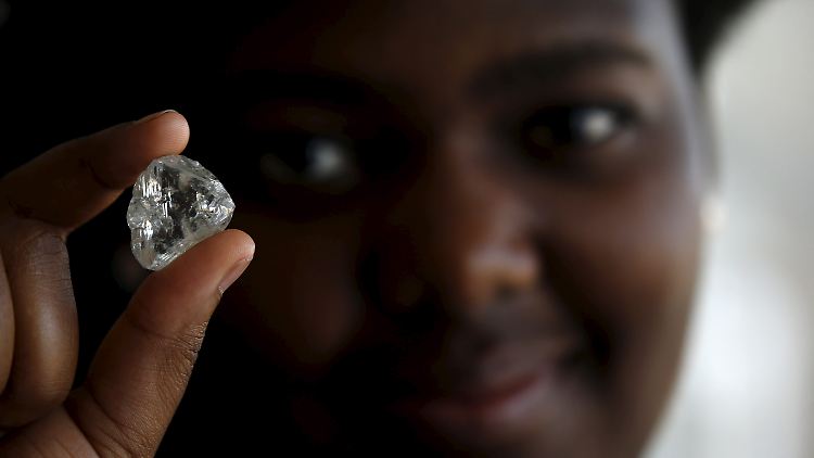 Ein Diamant aus der Produktion von De Beers in Botswana.