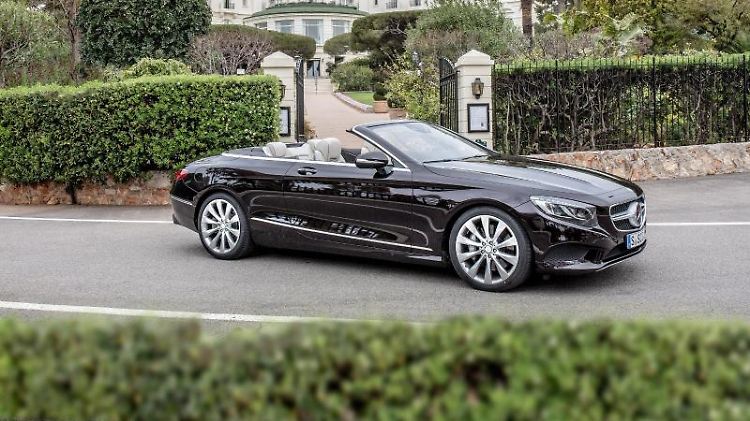 Offener Luxus: Wer die S-Klasse von Mercedes als Cabriolet genießen will, muss einen sechsstelligen Betrag investieren. Foto: Daimler AG