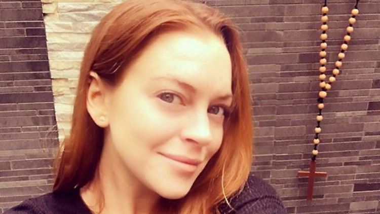 Abgeschminkt und religiös - so gibt sich Lindsay Lohan heute.
