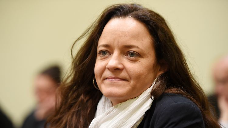 Beate Zschäpe hat sich schon vor Monaten mit ihren drei Pflichtverteidigern Heer, Stahl und Sturm zerstritten. 