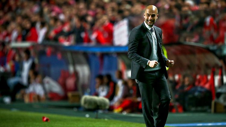 Da freut er sich: Josep Guardiola in Lissabon.