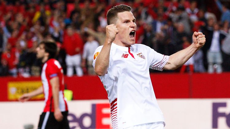 Feiert seinen Treffer zum zwischenzeitlichen Ausgleich: Sevillas Kevin Gameiro