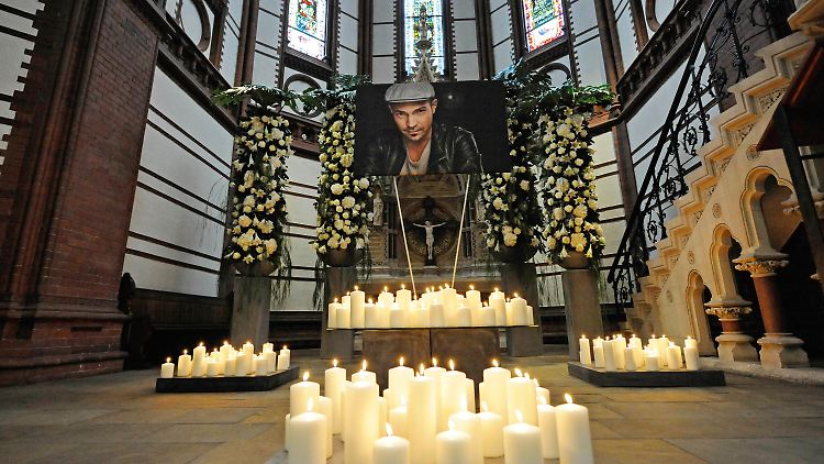 Roger Cicero starb mit nur 45 Jahren - in der Hamburger St. Gertrud Kirche wurde seiner gedacht.